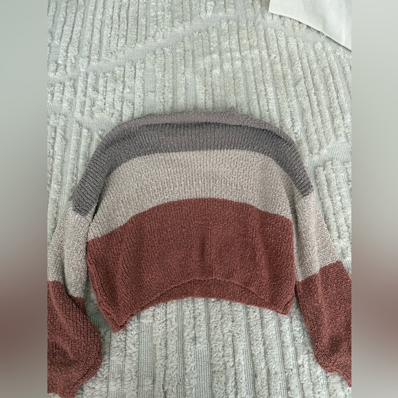 Sweater - Picture 6 of 7